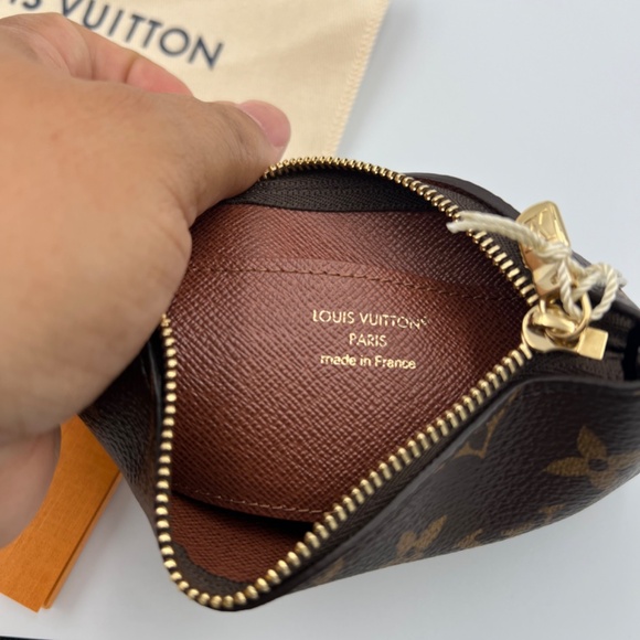 NEW LOUIS VUITTON  Key Pouch S - Picture 10 of 16